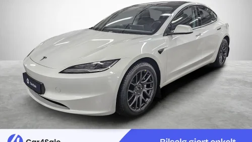 TESLA Model 3 Long Range AWD 660km / Highland / AP / Krok / S+V ++