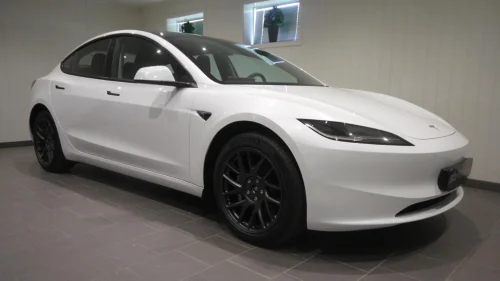 TESLA Model 3 LONG RANGE AWD KROK AP 629KM VARMEPUMPE SKINN NORSK BIL