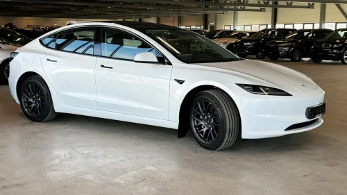 TESLA Model 3 LR - 4 WD - 629 KM WLTP - HIGHLAND