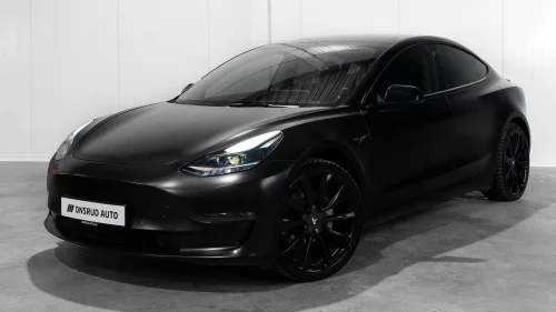 TESLA Model 3 Hengerfeste / 20" sommer og vinter/ Nybilgaranti