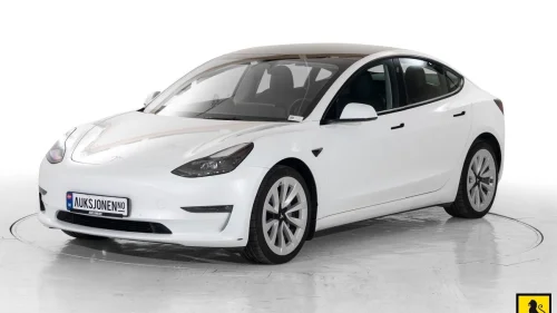 TESLA Model 3 LRDM AWD GARANTI HENGERFESTE PANORAMA