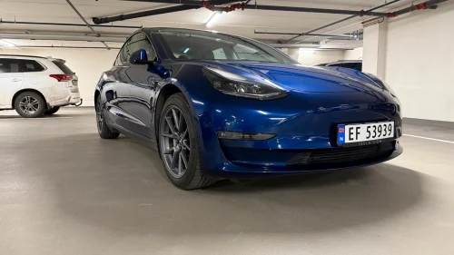 TESLA Model 3 Long Range AWD / Hengerfeste / Premium