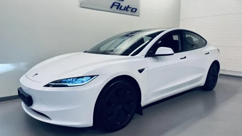 TESLA Model 3 LONG RANGE AWD / 660 KM WLTP / PREMIUM / PANO / KROK