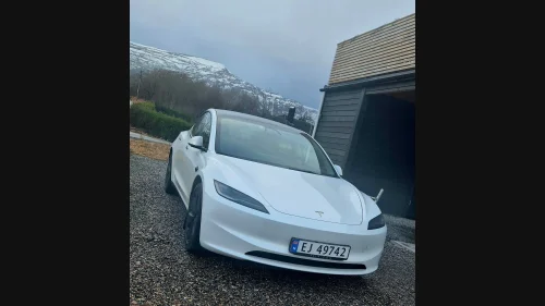 TESLA Model 3 Tesla Model 3 Long Range AWD 2024| Premium lyd | Lav km