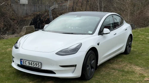 TESLA Model 3 Long Range AWD | H. Feste | Takrails