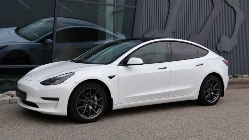 TESLA Model 3 LR AWD Facelift/Varmepumpe/Hengerfeste/El-bakluke ++