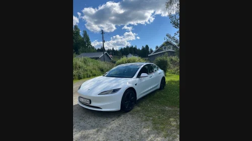TESLA Model 3 Long Range AWD, HIGHLAND, Hengerfeste.