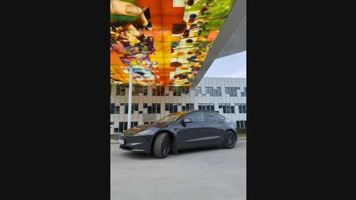 TESLA Model 3 TESLA Model 3