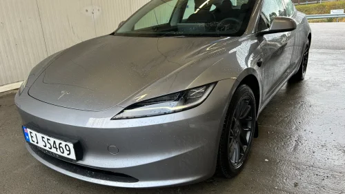 TESLA Model 3 hengerfeste, rattvarme, kjøling i seter, 19" felger