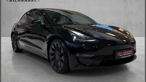 TESLA Model 3 Performance