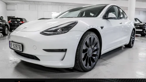 TESLA Model 3 KUPP //PERFORMANCE // 535HK // AWD // AP +++ INNBYTTE