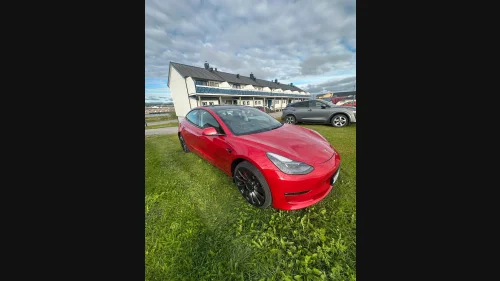 TESLA Model 3 Performance - 4WD - 567km WLTP