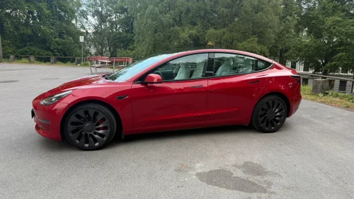 TESLA Model 3 Performance 525hk AWD