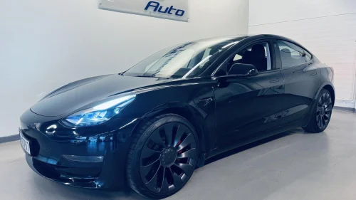TESLA Model 3 PERFORMANCE AWD / 547 KM WLTP / PREMIUM/ V PUMPE