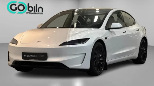 TESLA Model 3 PERFORMANCE / S+V dekk / Highland / Lav km
