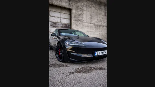 TESLA Model 3 Performance
