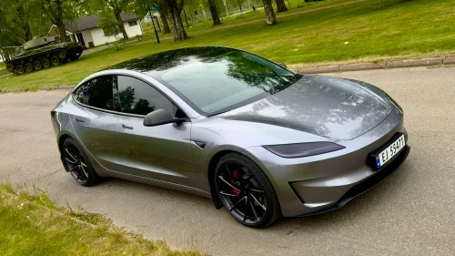 TESLA Model 3 Performance AWD