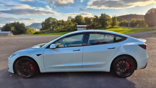 TESLA Model 3 Performance AWD