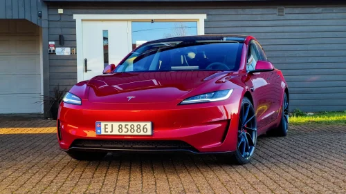 TESLA Model 3 Performance/AWD/Autopilot/MatrixLED/2x20"/ISOFIX/
