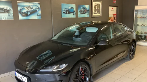TESLA Model 3 Performance AWD