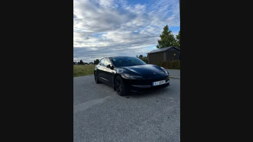 TESLA Model 3 Performance AWD
