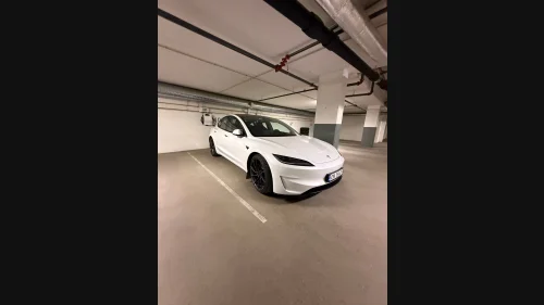TESLA Model 3 Performance AWD