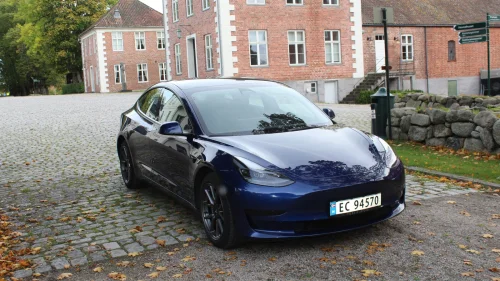 TESLA Model 3 Standard Range Plus RWD