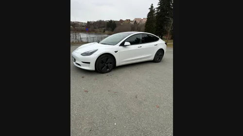 TESLA Model 3 Standard Range Plus RWD/ Autopilot