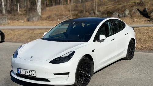 TESLA Model 3 Standard Range Plus RWD
