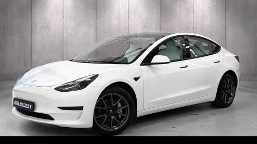 TESLA Model 3 SR RWD / ACC / Panorama / Varmepumpe / Prem.Sound++