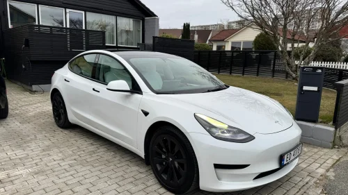 TESLA Model 3 Standard Range Plus RWD