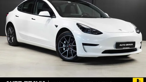 TESLA Model 3 SR/325HK/448KM/AP/KROK/PREMIUM/V.PUMPE/ACC/NAF TEST+