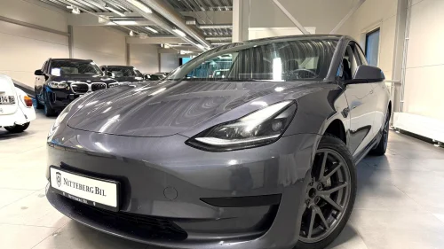 TESLA Model 3 Standard Range Plus RWD H.Feste-Skinn- Velholdt.