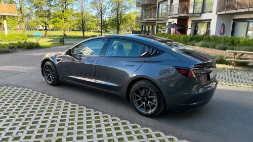 TESLA Model 3 Standard Range Plus RWD