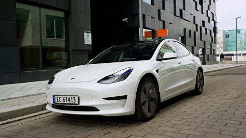 TESLA Model 3 SR+ / 448km / Autopilot / Varmepumpe / Ny-EU