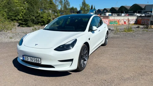 TESLA Model 3 Standard Range Plus RWD