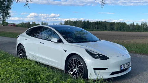 TESLA Model 3 Standard Range Plus RWD