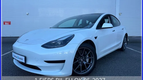 TESLA Model 3 SR KROK,KAMERA,PANO,NETFLIX,SPOTIFY,LED,NAVI,ELBAKLUKE