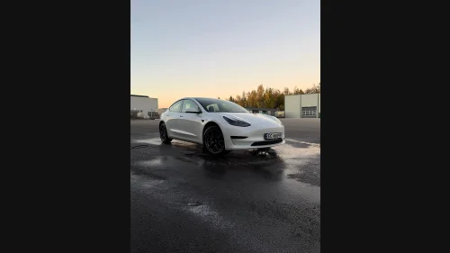 TESLA Model 3 Tesla Model 3 - Standard Range Plus RWD