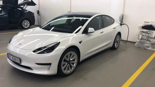 TESLA Model 3 Standard Range Plus RWD
