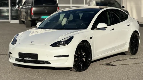TESLA Model 3 SR + I Varme i ratt I Varmepumpe I Skinn I 19''