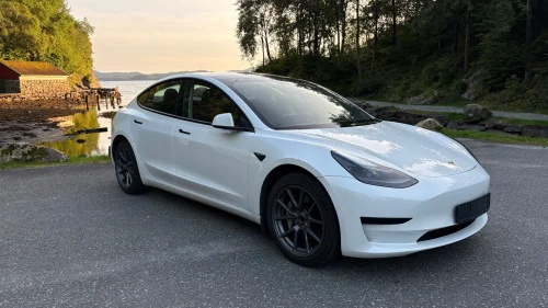 TESLA Model 3 Standard Range Plus RWD
