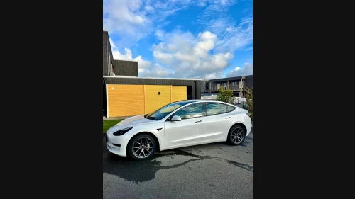 TESLA Model 3 Standard Range Plus RWD