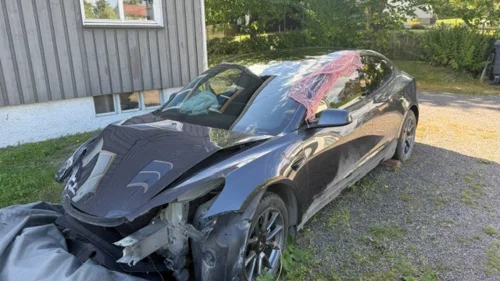 TESLA Model 3 Standard Range Plus RWD Kollisjonsskadet