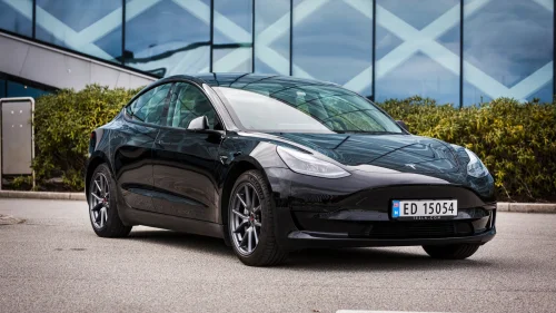 TESLA Model 3 Standard Range Plus RWD