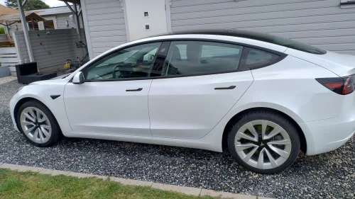 TESLA Model 3 Standard Range Plus RWD