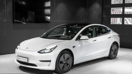 TESLA Model 3 Standard Plus 448KM Varmepumpe Autopilot Skinn Pano RWD