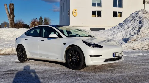 TESLA Model 3 Strøken Standard Range Plus RWD - Nettopp EU godkjent.