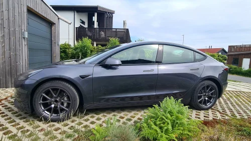 TESLA Model 3 Standard Range Plus RWD