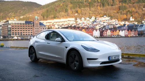 TESLA Model 3 Standard Range Plus RWD